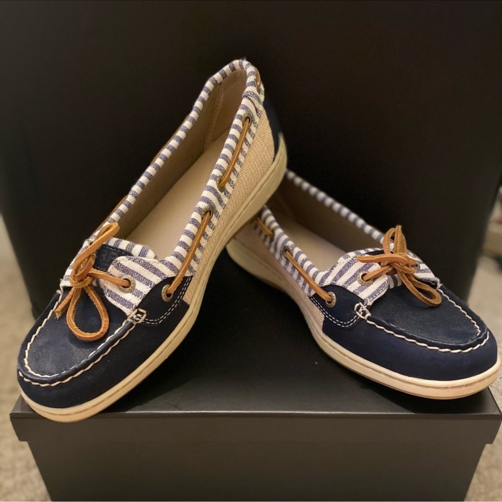 Sperry Topsider boat shoes